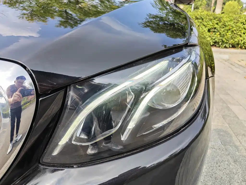 Mercedes-Benz E-Class — миниатюра 4