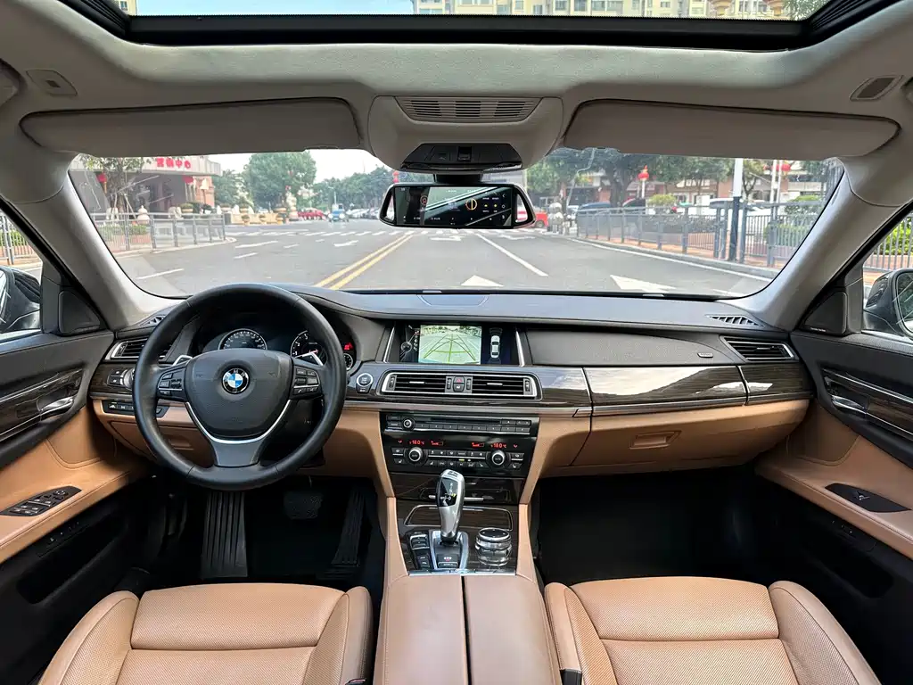BMW 7 Series — миниатюра 20