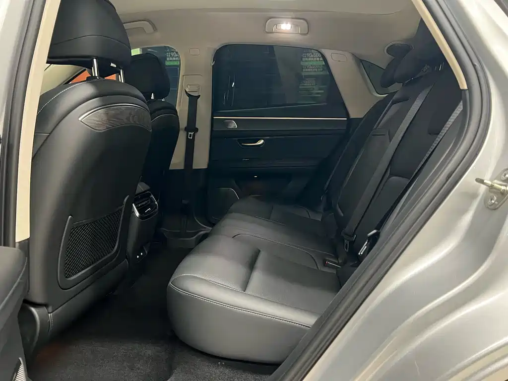 AITO ASK THE WORLD M5