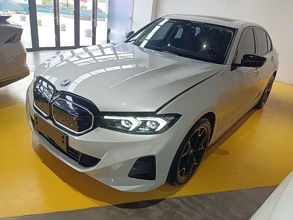 宝马i3 2023款 eDrive 40 L 曜夜套装 2023