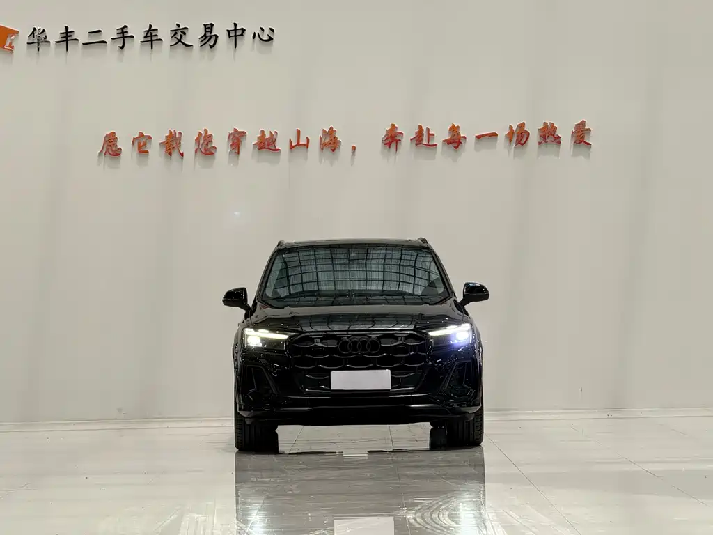 Audi Q7 2025 45 TFSI quattro S line