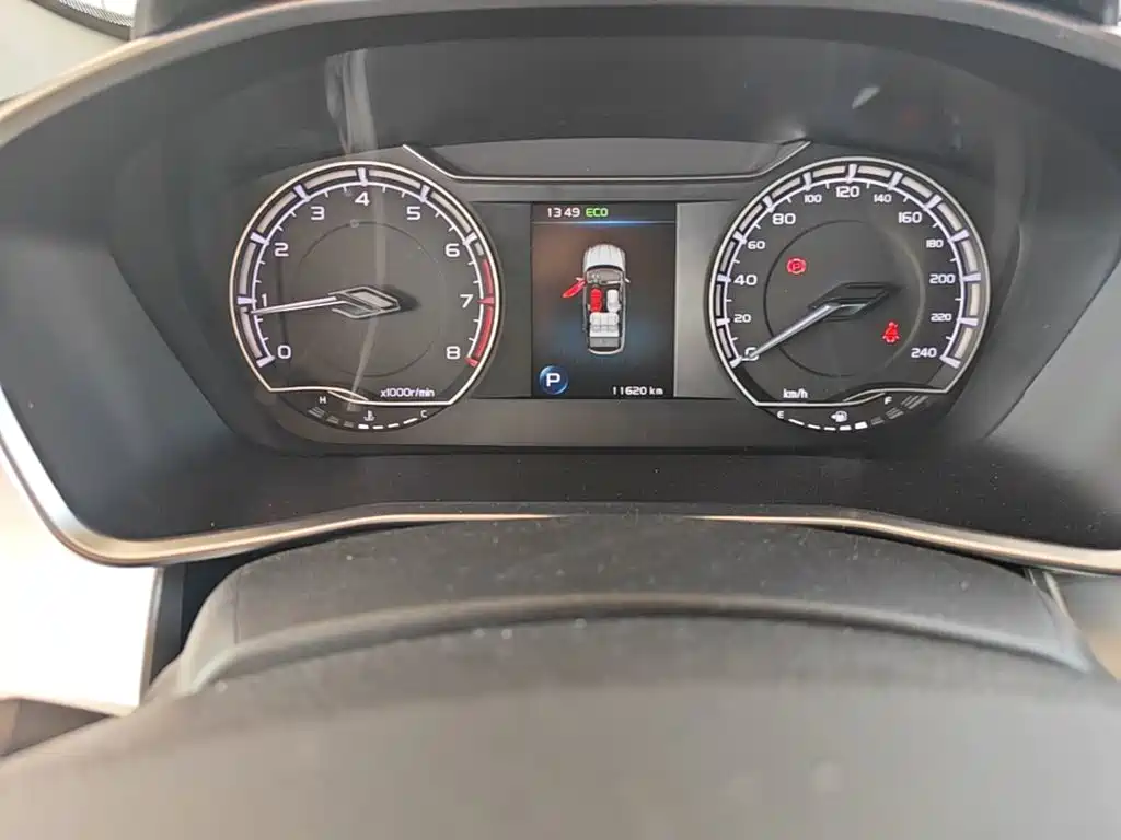 Geely Binyue — миниатюра 12