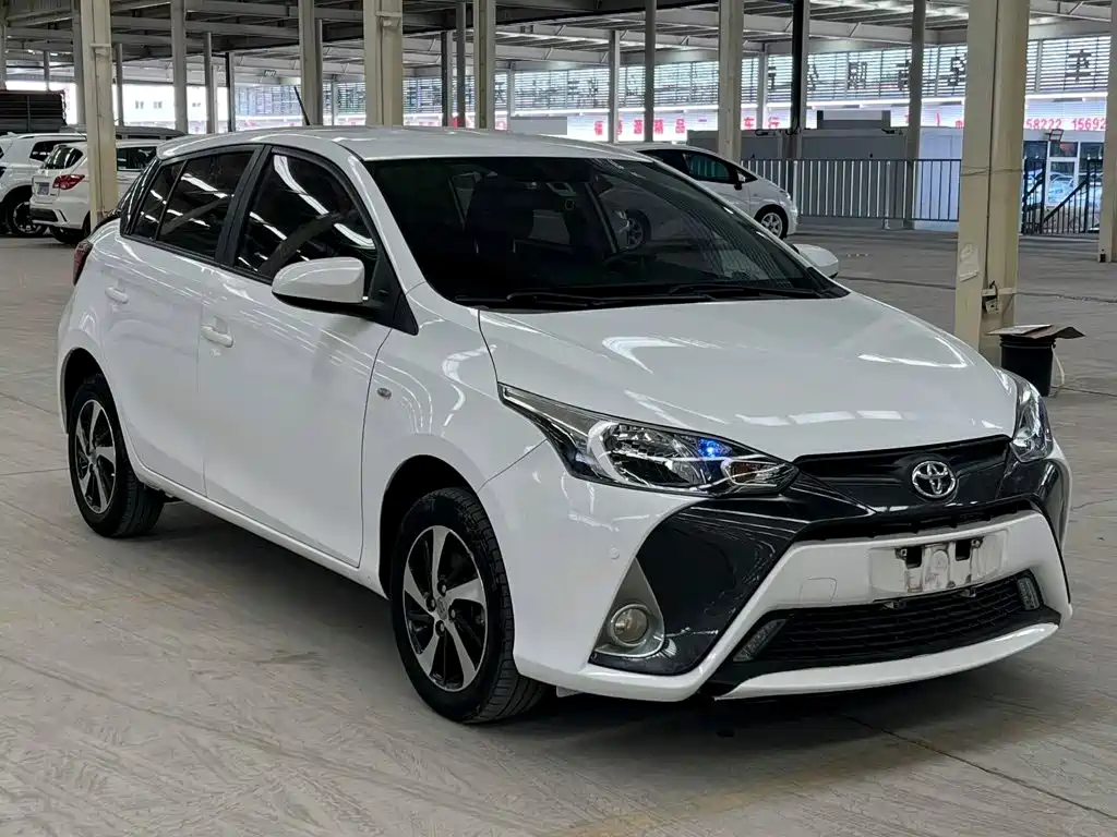 Toyota Yaris L — миниатюра 3