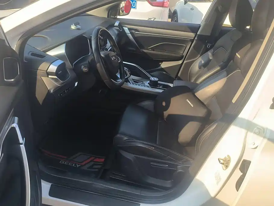 Geely Binyue — миниатюра 9