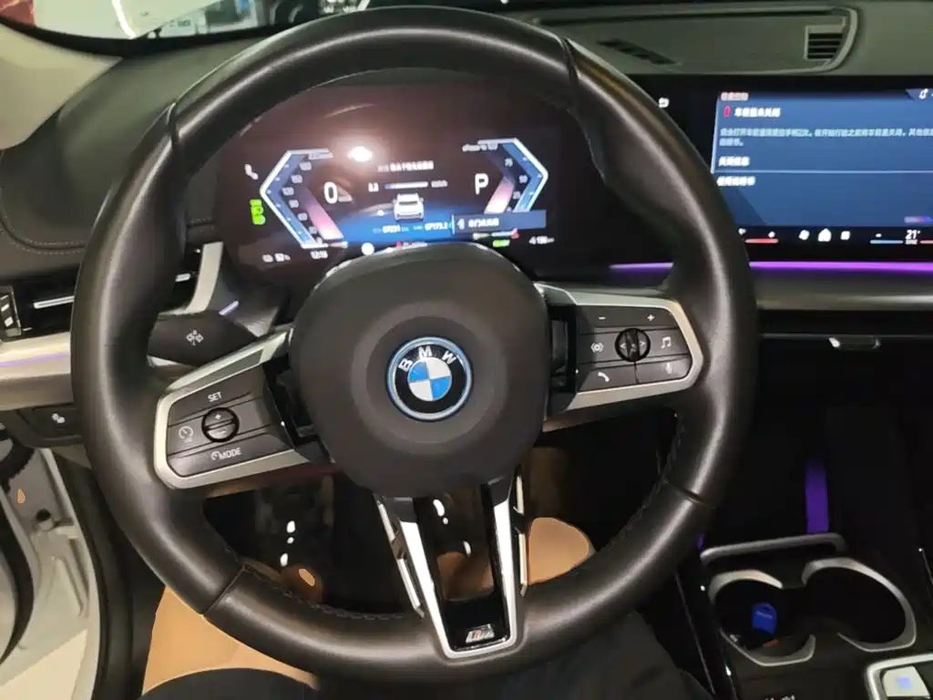 BMW iX1 — миниатюра 11