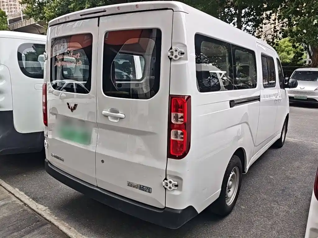 Wuling Yangguang — миниатюра 7