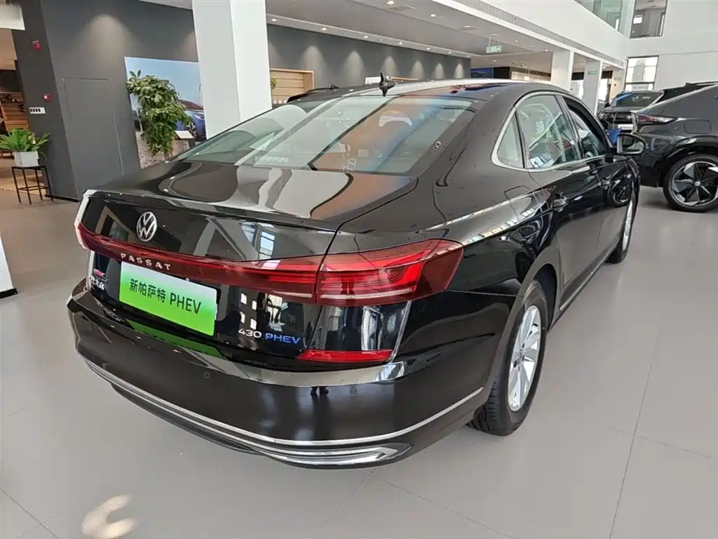Volkswagen Passat 2025 430PHEV
