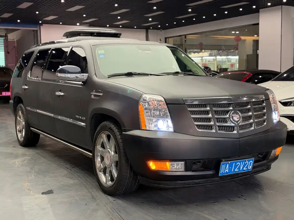 Cadillac Escalade — миниатюра 4