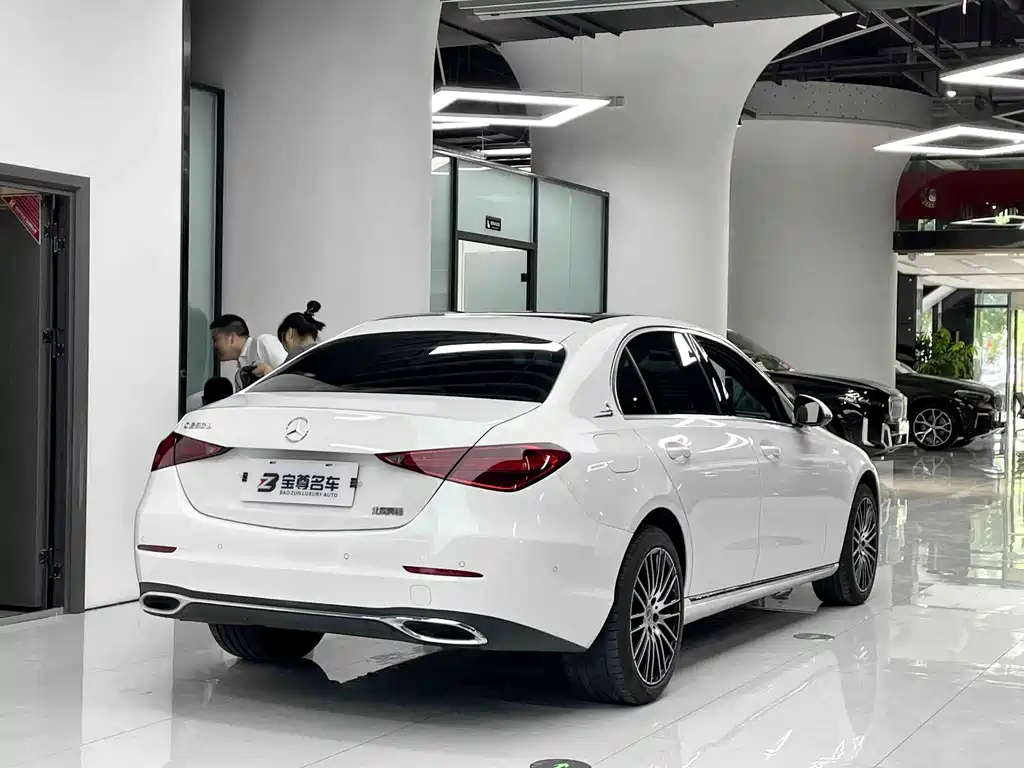 Mercedes-Benz C-Class — миниатюра 12