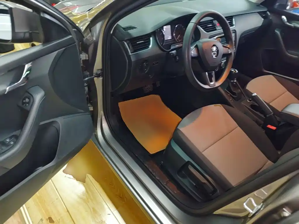 Skoda Octavia — миниатюра 16