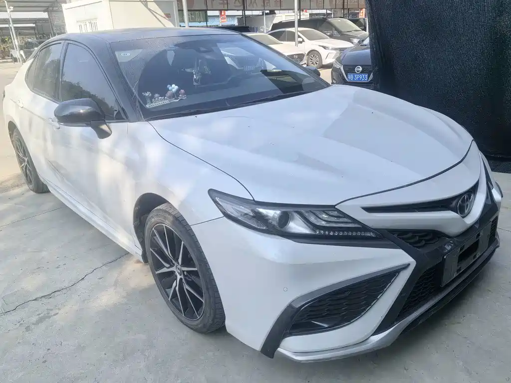Toyota Camry — миниатюра 2