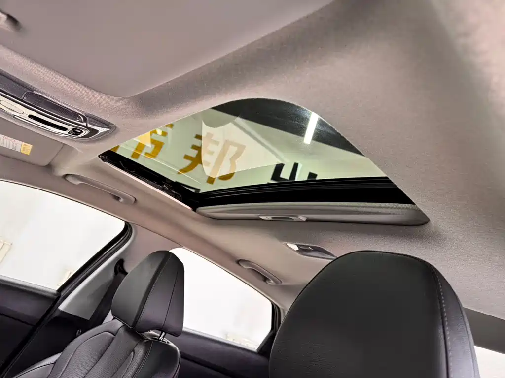 Hyundai Elantra — миниатюра 13