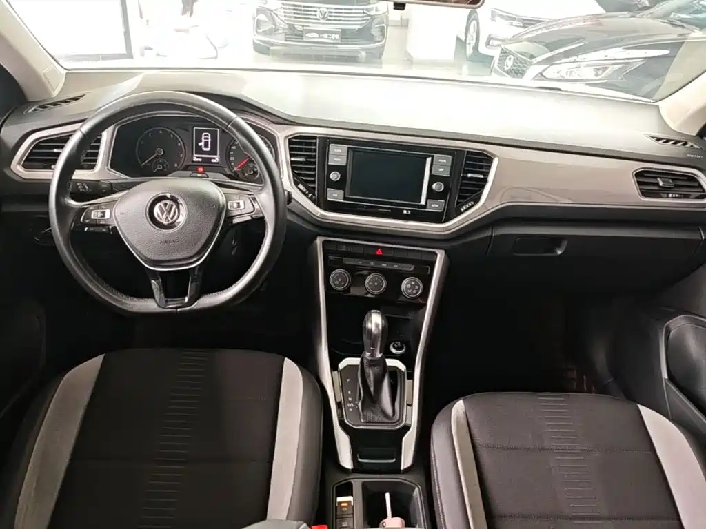 Volkswagen T-Roc — миниатюра 10