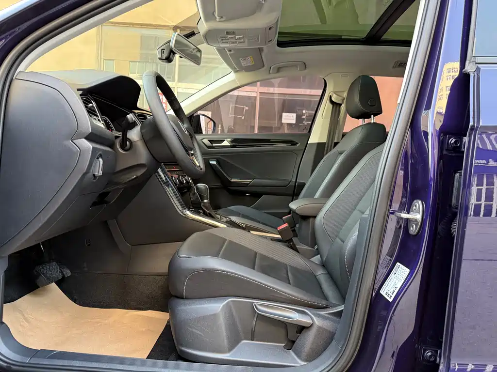 VOLKSWAGEN T ROC EXPLORING SONGS