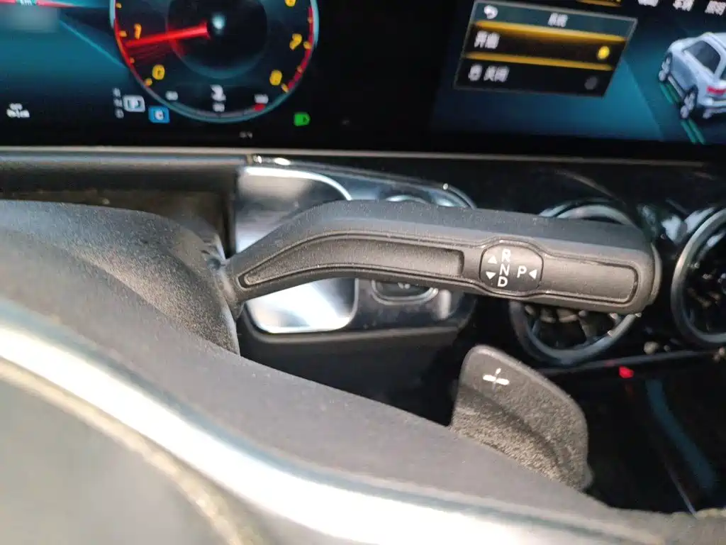 Mercedes-Benz GLB — миниатюра 7