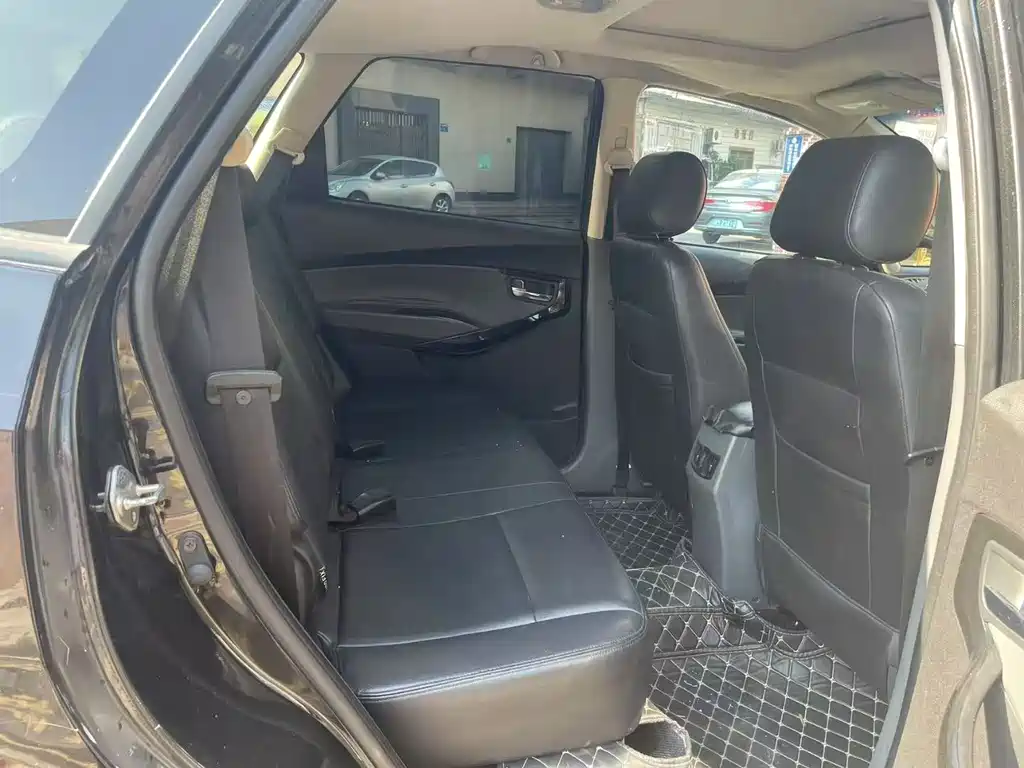 JAC RefineM2 M2 2013 1.8L AT Luxury 5 мест