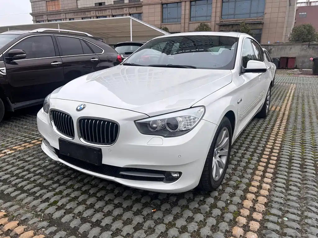 BMW 5 Series GT — миниатюра 2