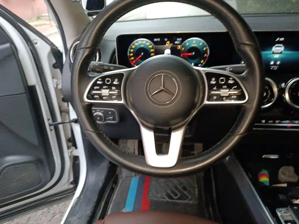 Mercedes-Benz GLB — миниатюра 3