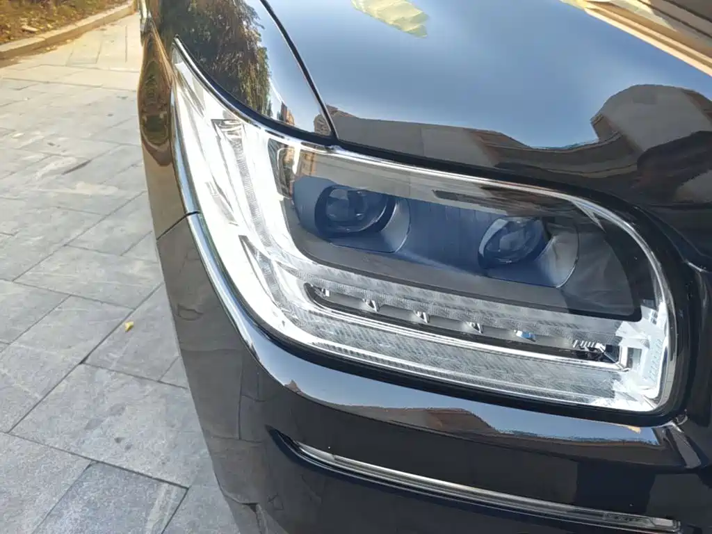 Lincoln Navigator — миниатюра 9