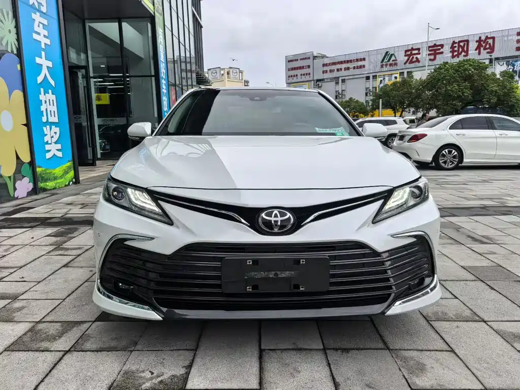 TOYOTA CAMRY