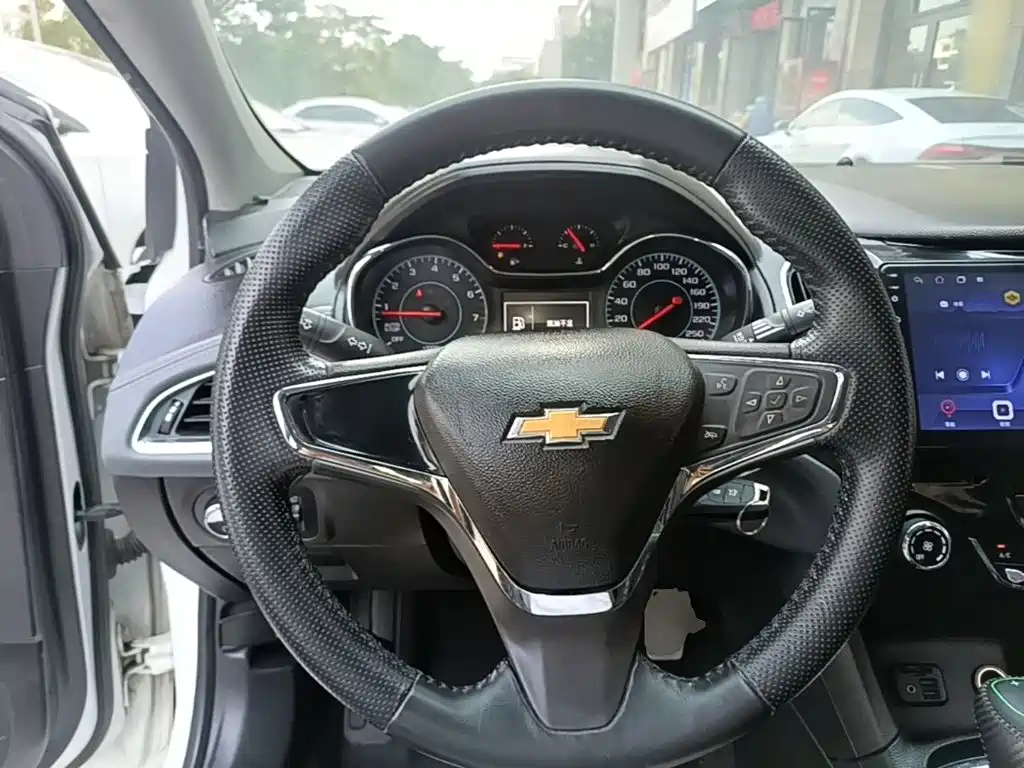 Chevrolet Cruze — миниатюра 11