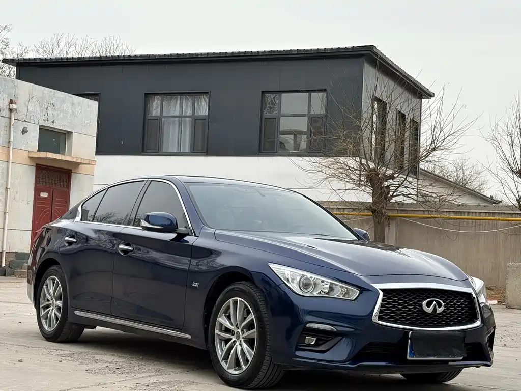 INFINITI Q50L