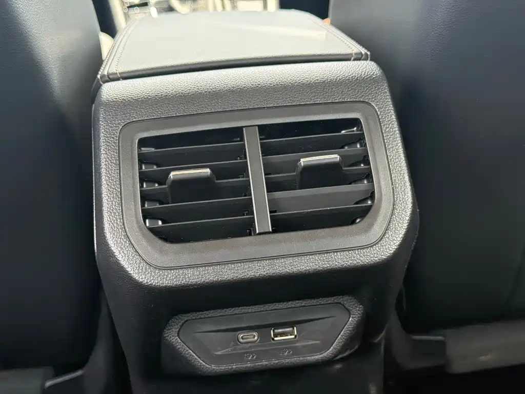Volkswagen Lavida — миниатюра 9