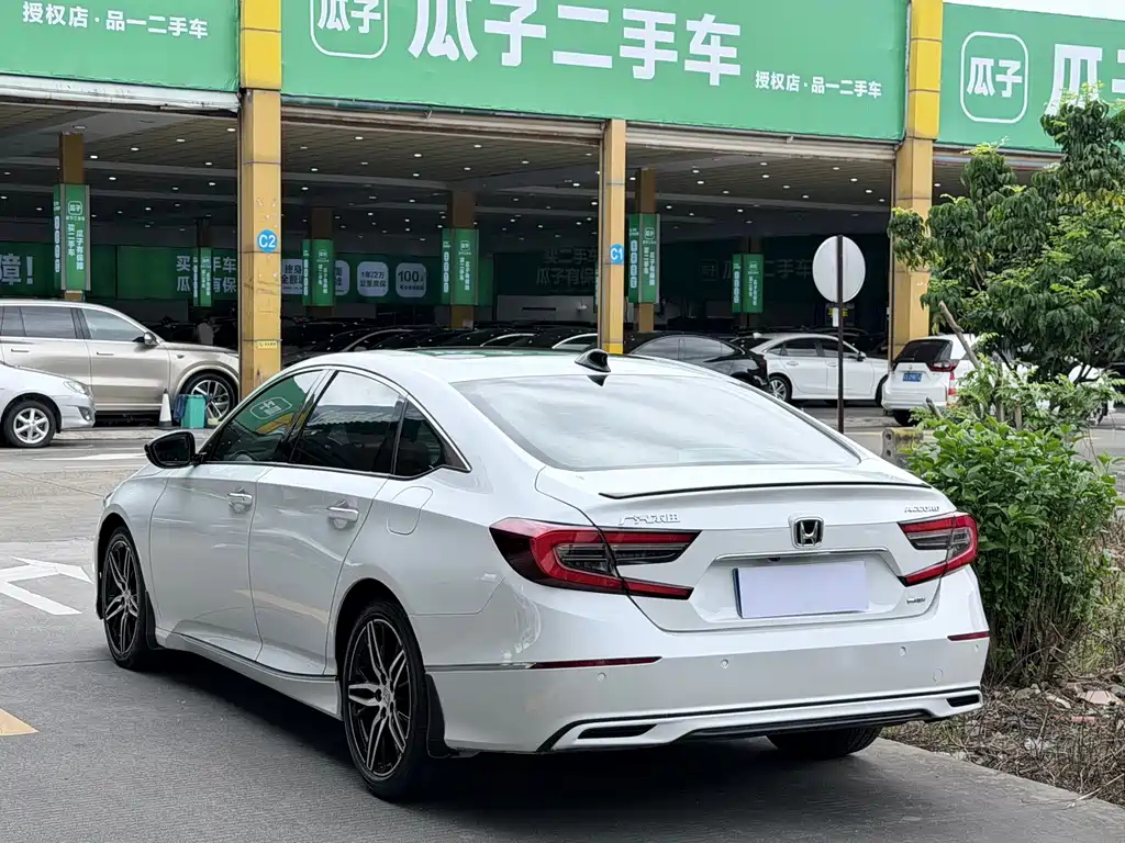 Honda Accord — миниатюра 13