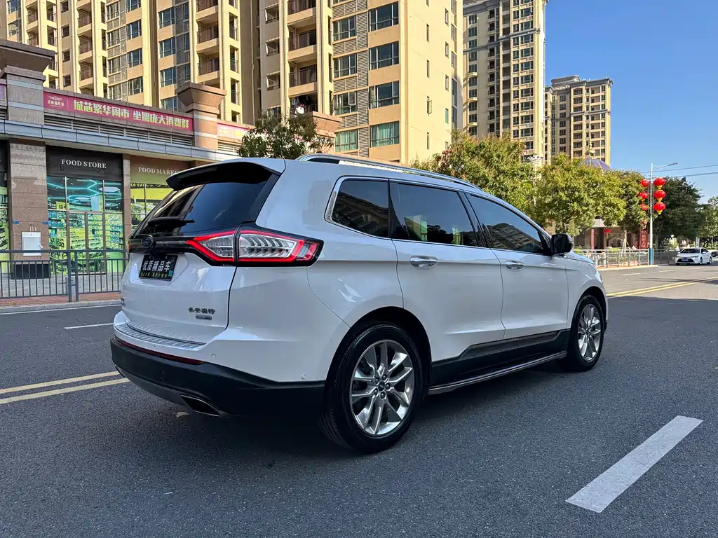 Ford Edge — миниатюра 8