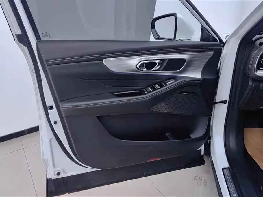 GAC GS8 2024 2.0TGDI Luxury Smart Connect 7 мест
