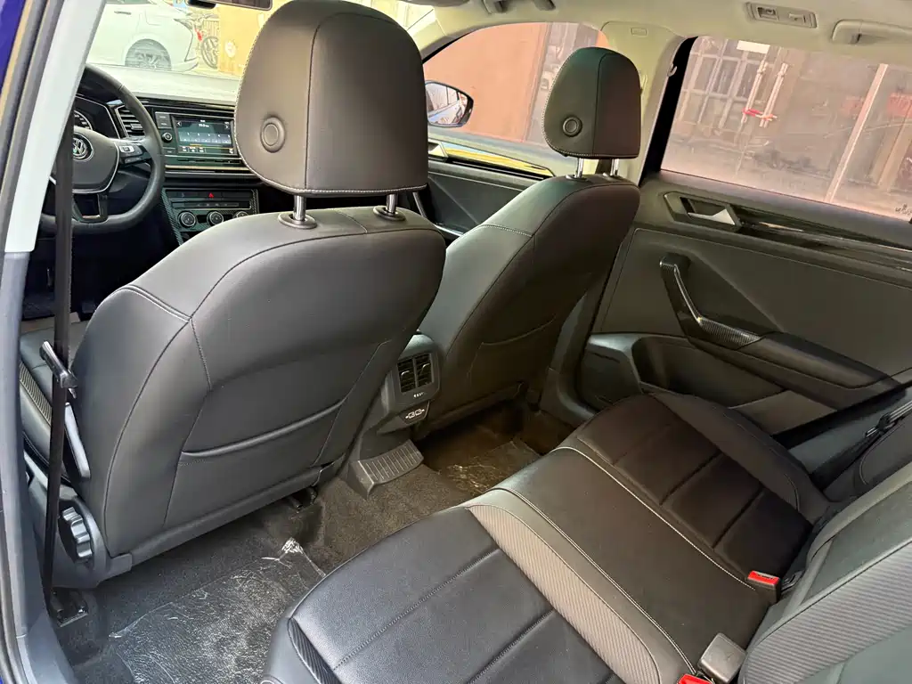 VOLKSWAGEN T ROC EXPLORING SONGS