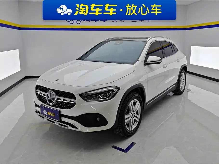 MERCEDES-BENZ GLA