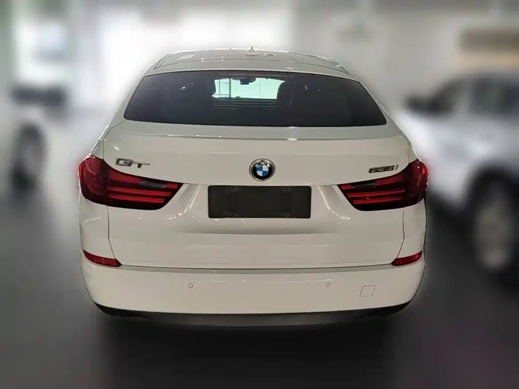 BMW 5 Series GT — миниатюра 8