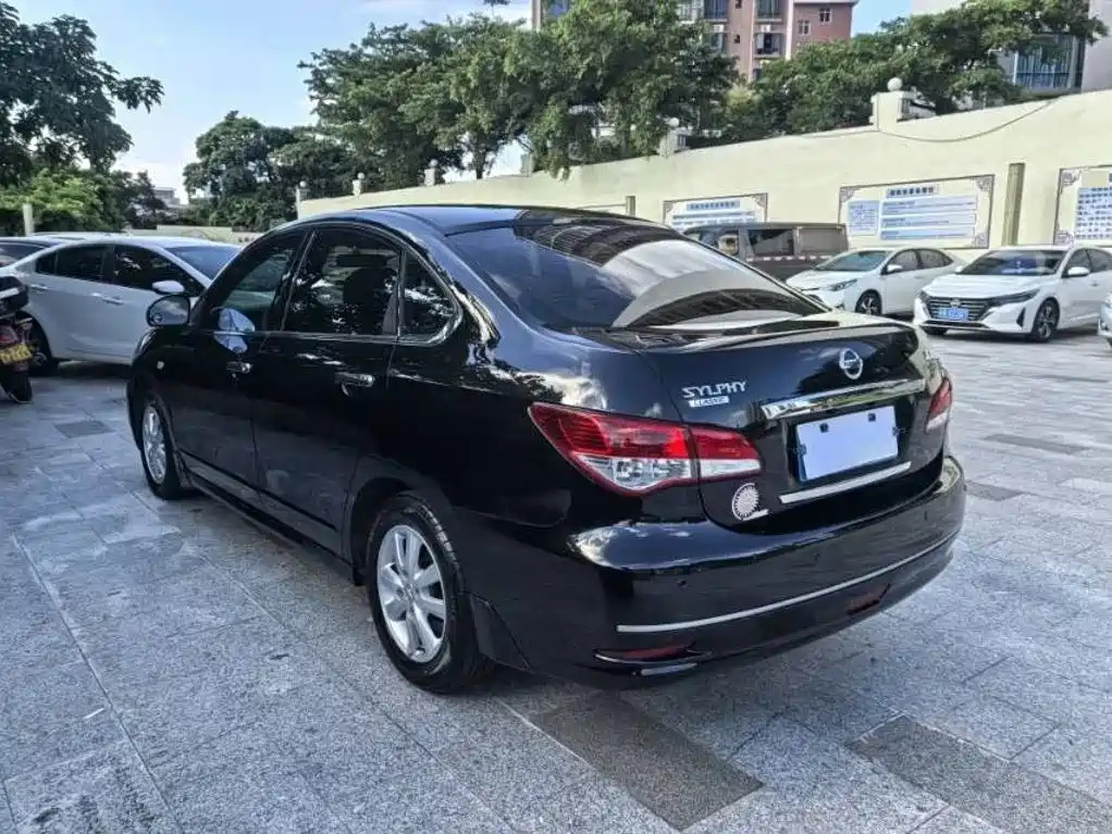 Nissan Sylphy — миниатюра 6