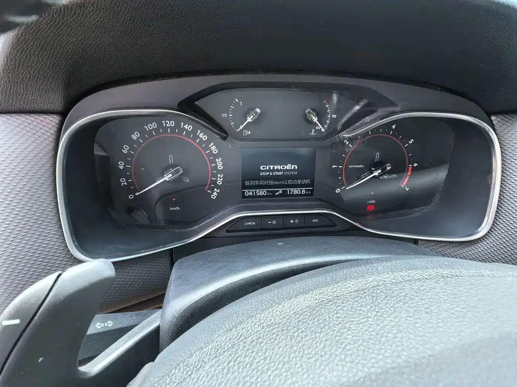 Citroen C6 — миниатюра 9