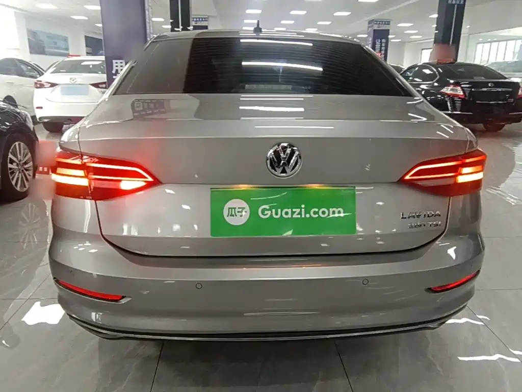 Volkswagen Lavida — миниатюра 6