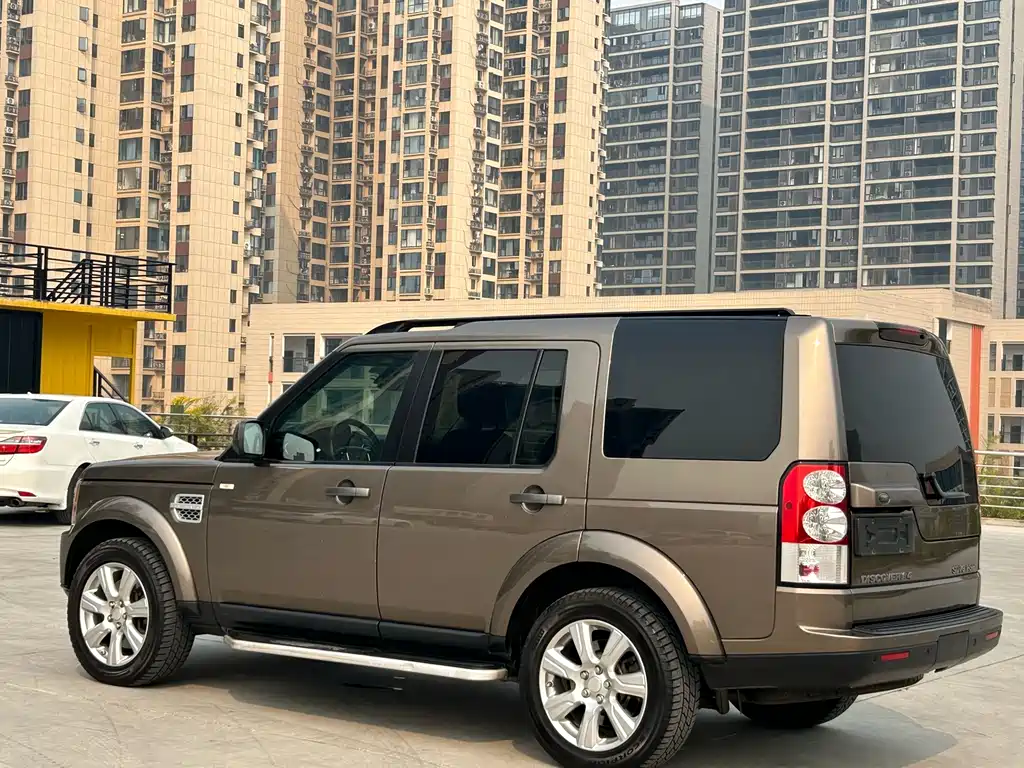 Land Rover Discovery — миниатюра 6