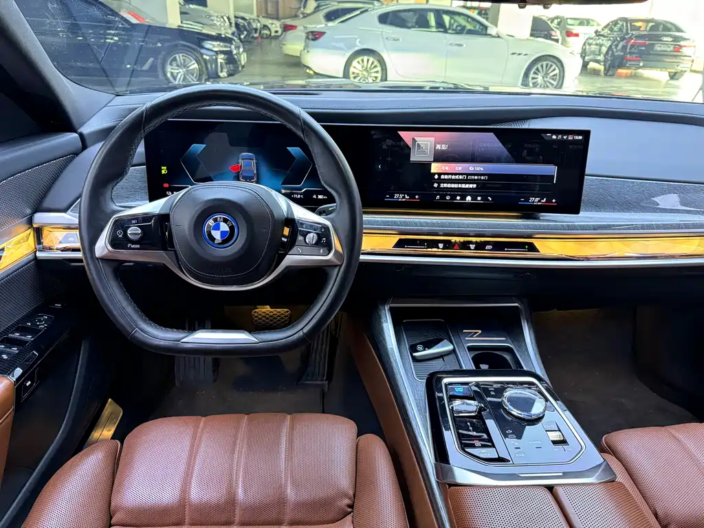 BMW I7
