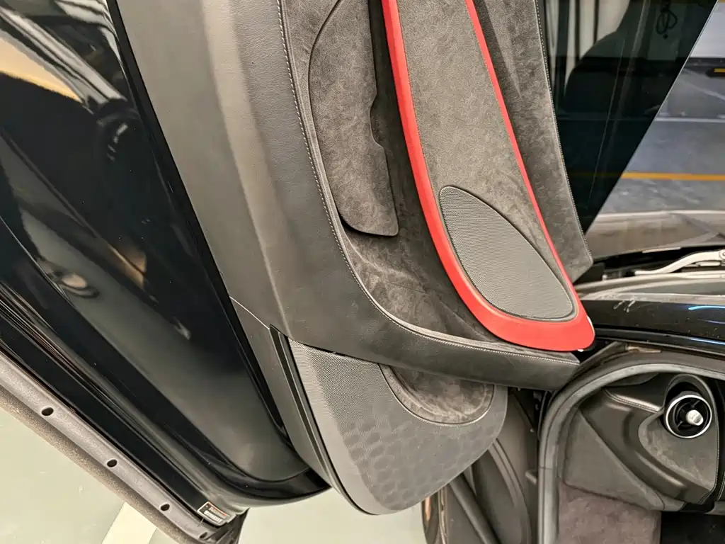 McLaren GT — миниатюра 5