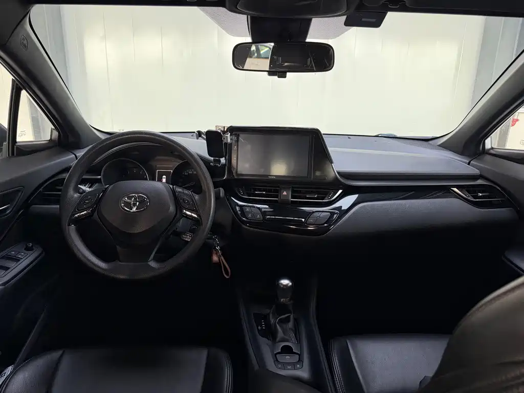 Toyota IZOA — миниатюра 8