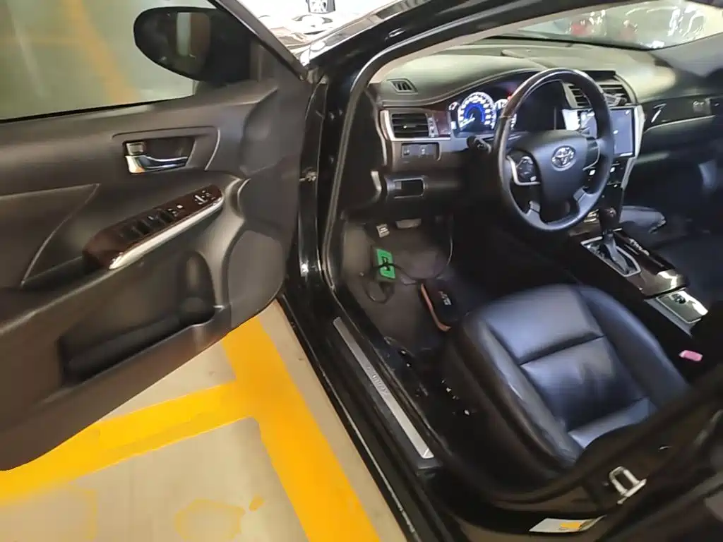 Toyota Camry — миниатюра 16