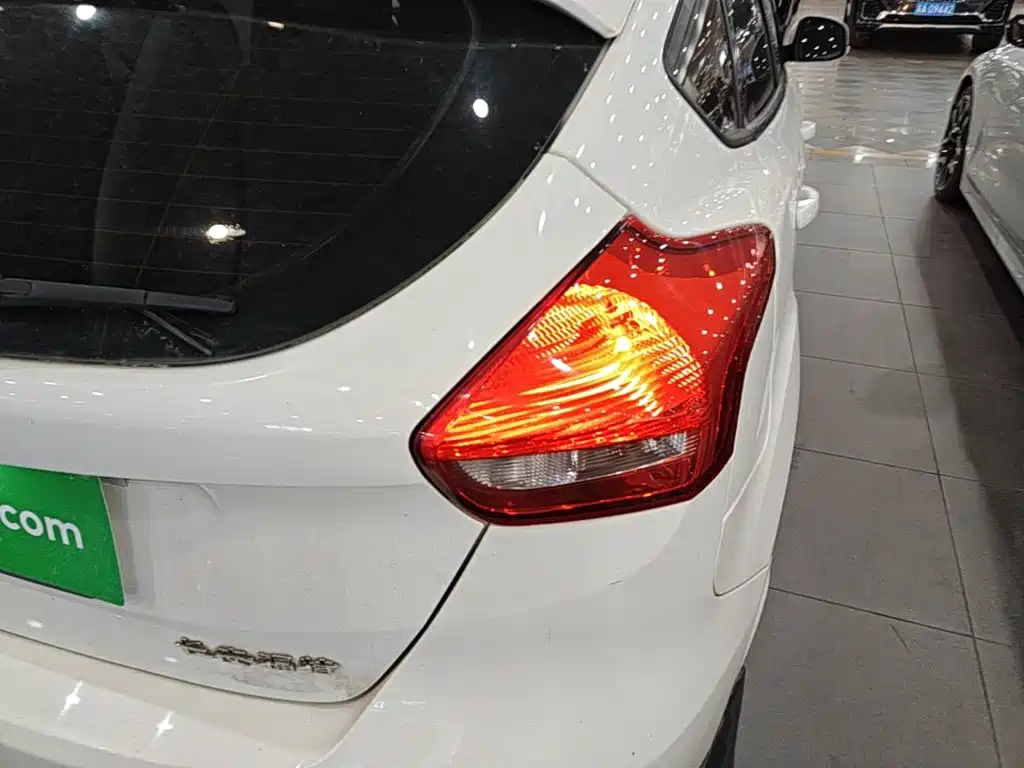 Ford Focus — миниатюра 8