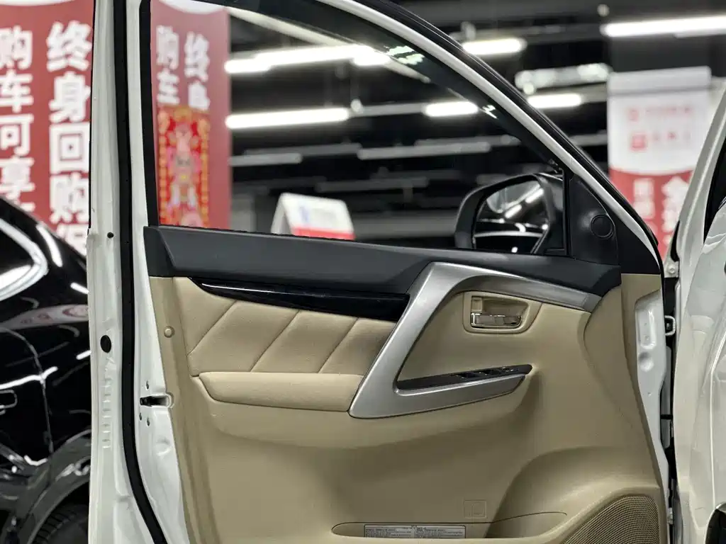 Mitsubishi Pajero Sport (Import) — миниатюра 30