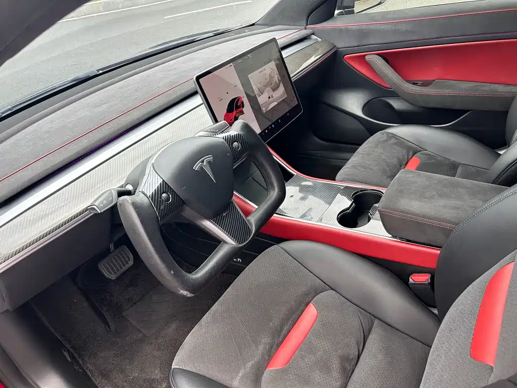 Tesla Model 3 — миниатюра 5