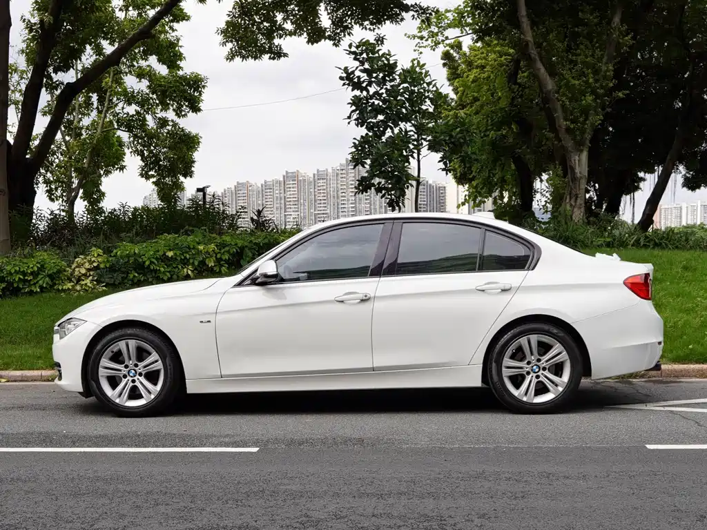 BMW 3 Series — миниатюра 4