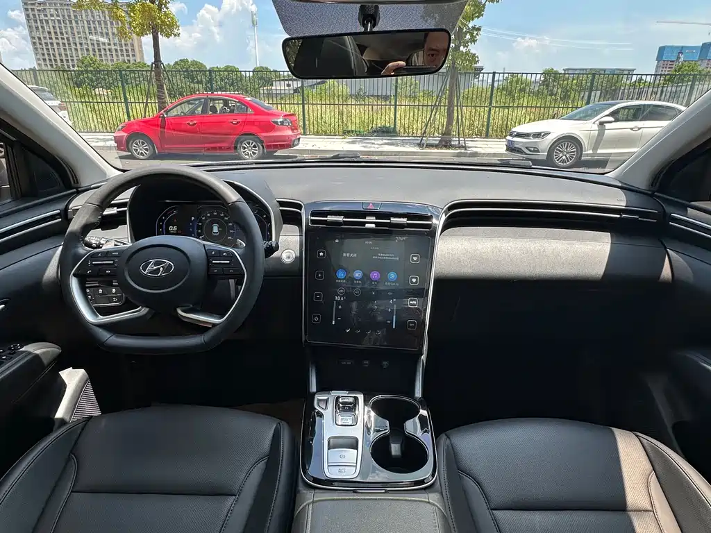 Hyundai Tucson — миниатюра 13