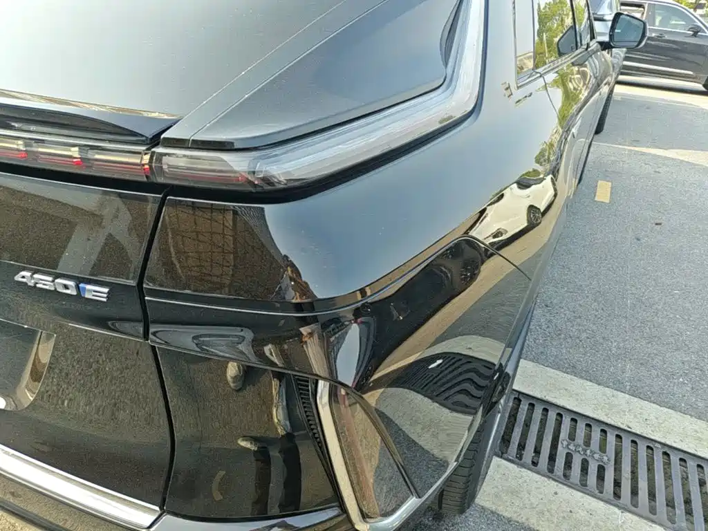 Cadillac Lyriq — миниатюра 8