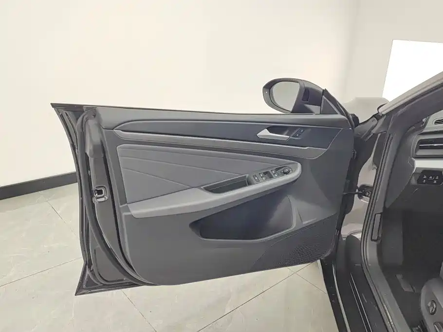 Volkswagen Lamando — миниатюра 7