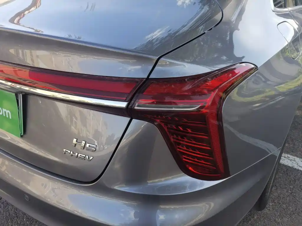 Hongqi Hongqi H5 PHEV — миниатюра 8