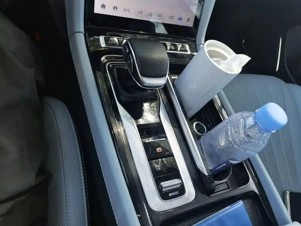 Hongqi Hongqi H5 PHEV — миниатюра 14